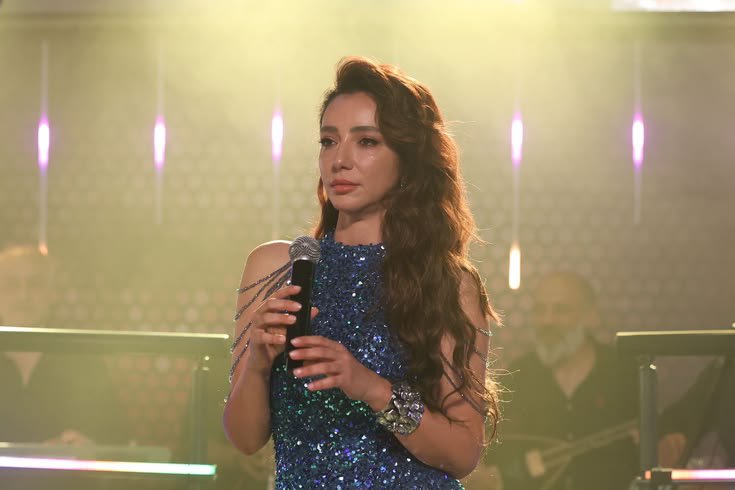 xs1e22's tweet photo. بمسلسل اسطنبول راسا على عقب راح تشوف اغلبية الممثلين عندهم مشاهد حلوه و يبدعون و لهم مشاهد درامية قويه 

الا هذي فخريه ممثله محدوده جدا مع انه كثير عطوها مشاهد درامية و قوية بس ابد ما قنعتني انها تعطي المشهد حقه مستحيل اقتنع انها ممثله قوية و فوقها تنغث من مشاهدها 

#altıüstüistanbul