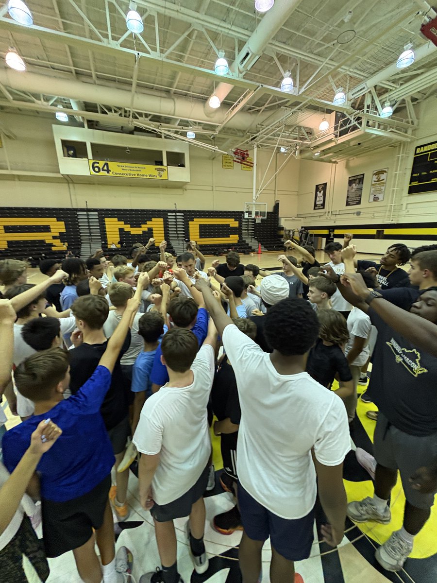 Randolph-Macon Hoops tweet media