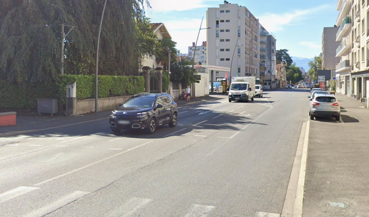 F_Desouche's tweet photo. Pau (64) : une femme de 92 ans violemment agressée pour ses bijoux, elle a 45 jours d'ITT. Les suspects sont deux hommes qui bénéficiaient d'une liberté en sursis probatoire https://t.co/D7CFloDNwc https://t.co/450w6THIJ2