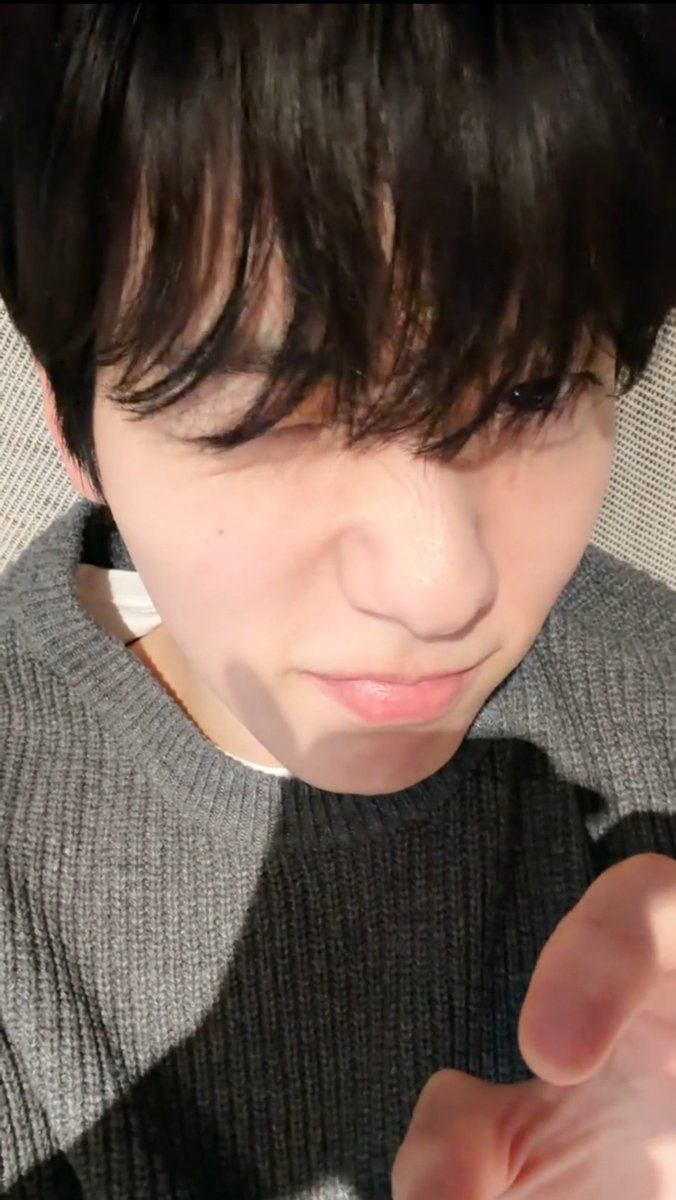 cchoisoobin's tweet photo. nah. I doing cute rn. do you want me to take you to a hospital? https://t.co/9Hn1iWUvDh