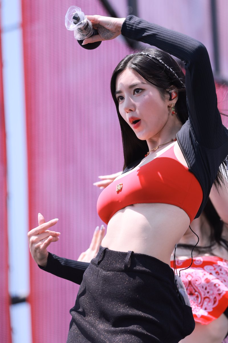 KpopData4_U's tweet photo. 230722 Kwon Eunbi 5 | Waterbomb Nagoya Japan   

#Eunbi #은비 #KwonEunbi #권은비 #Waterbomb https://t.co/M0CBDBKgLs