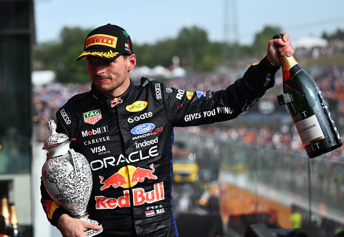 redbullracing's tweet photo. This trophy is returning safe and sound 😂🏆

#F1 || #HungarianGP 🇭🇺 https://t.co/eeqcbQAhrH