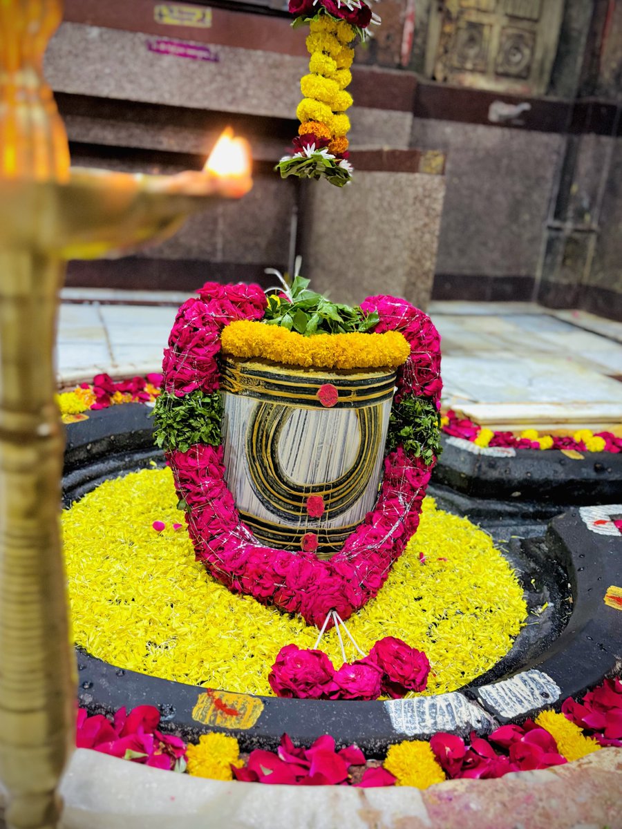 12Jyotirling's tweet photo. श्री परली वैद्यनाथ ज्योतिर्लिंग संध्या आरती श्रृंगार | 26.07.2026

Shri Parli Vaidyanath Jyotirlinga Sandhya Aarti Shringar | 26.07.2026 https://t.co/lsYlQCIK1a