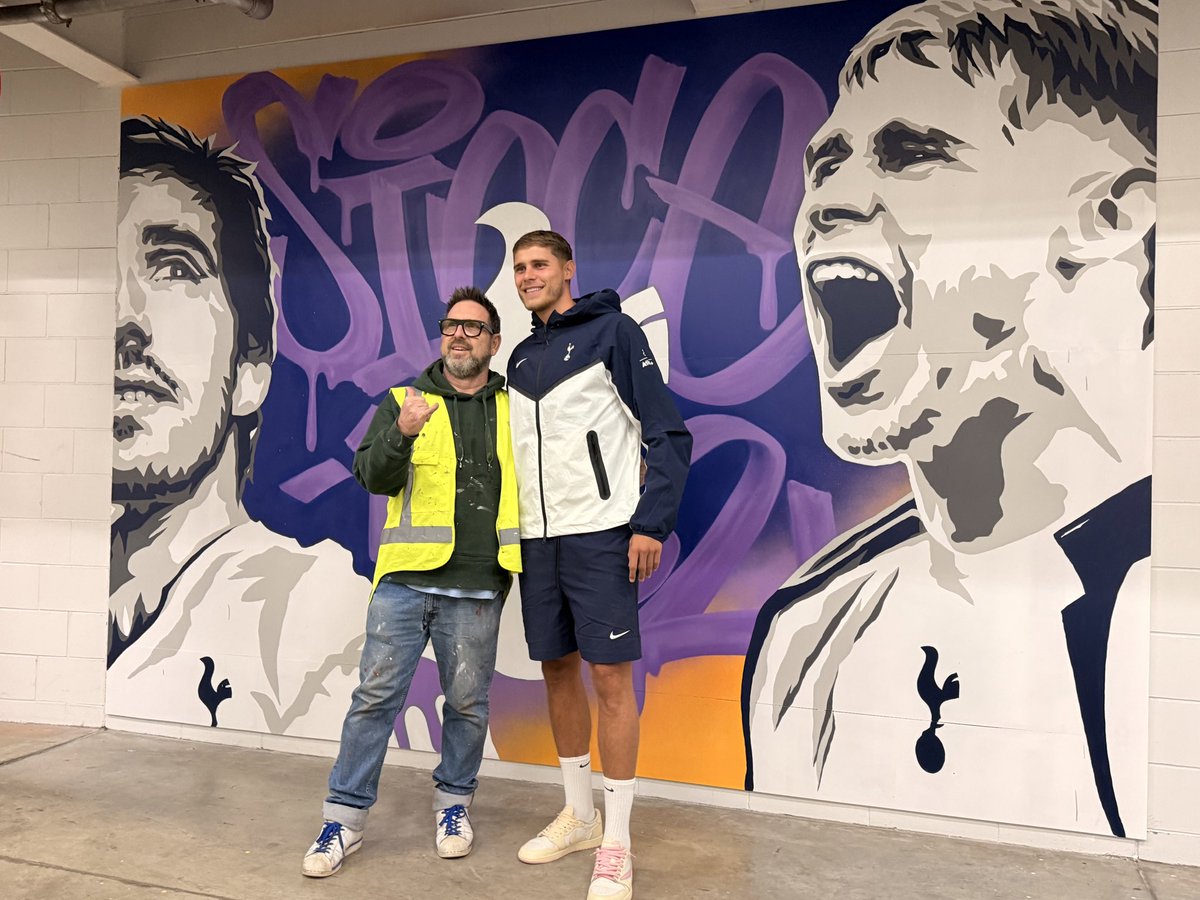 SpursOfficial's tweet photo. Micky and Sandro’s very own mural at Eden Park in Auckland 🇳🇿🎨 https://t.co/HnZPxDOIg7