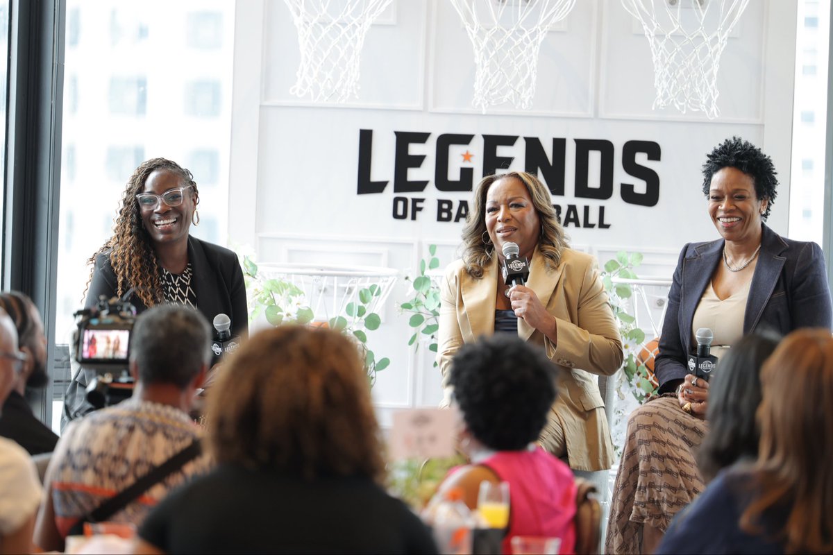 NBAalumni's tweet photo. A perfect way to close out #WNBAAllStarWeekend!

The W Legends Brunch + Social celebrated the legacy of women’s basketball with Cynthia Cooper &amp; Tina Thompson and appearances from Teresa Weatherspoon &amp; leaders from the Chicago Sky, WNBA, and WNBPA.

#WLegends #LegendsofBasketball https://t.co/6aANq2tVaR