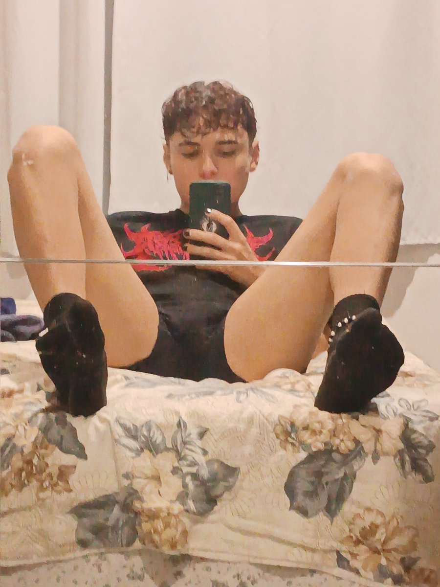 FandomVeia's tweet photo. I know who you are.
I know what you want.

#femboy
#vrep https://t.co/pJdzBGWidy