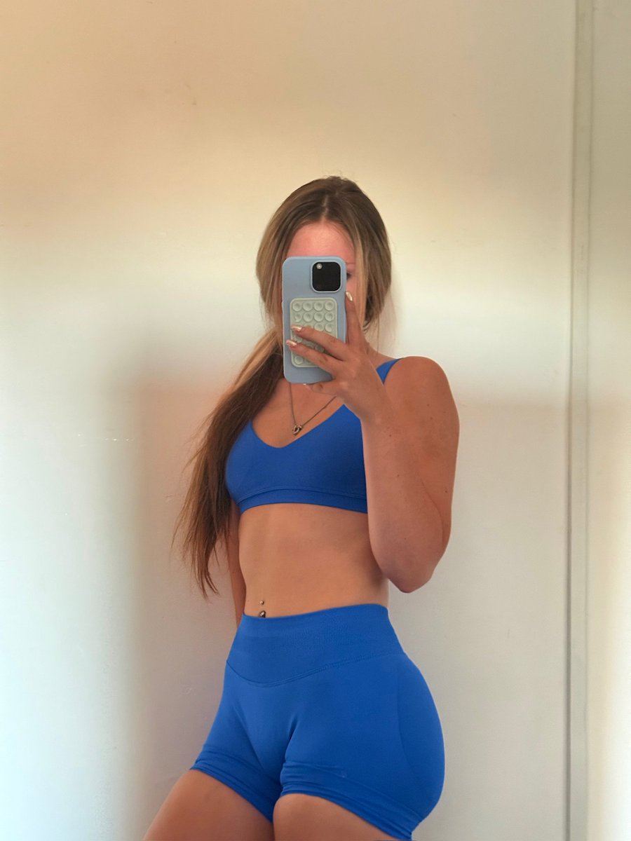MissBouxWallet's tweet photo. She told me to give her my credit card details and a few days later she's looking this incredible. Thank you so much @MissBoux you make it all so worth it. There is no findom like what you do to me https://t.co/hcNdl3vf5H
