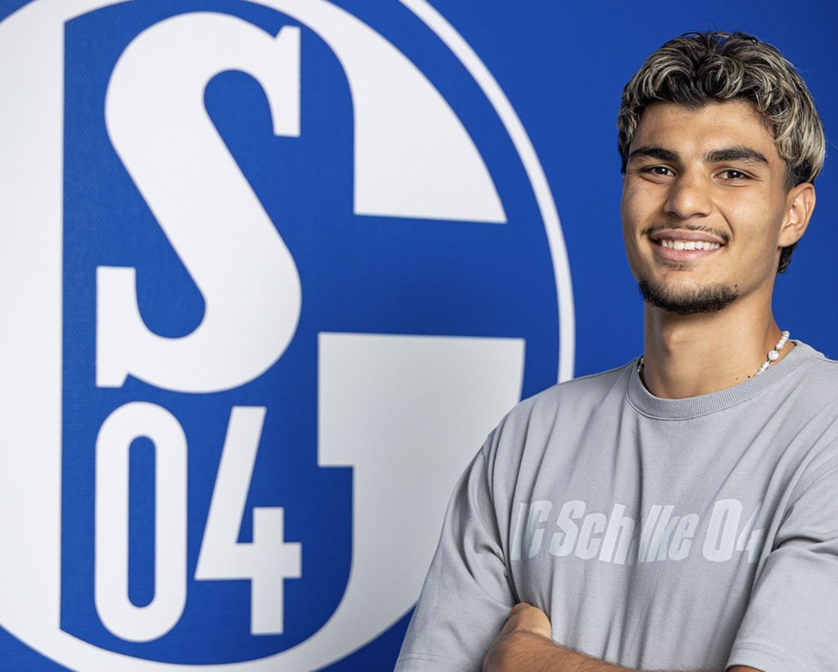 2brokenmindz1's tweet photo. 🚨🔵⚪️ Excl: Schalke 04 agree on new deal with 19 year old centre back Mertcan Ayhan.

The agreement will be valid until June 2030 for the Turkish young talent. 🇹🇷@FabrizioRomano https://t.co/FykrOD1Igh