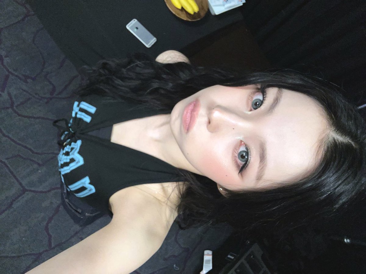 nmixxpics_'s tweet photo. 260725 🐱🫧 (1/3) https://t.co/kUrp1oQAdQ