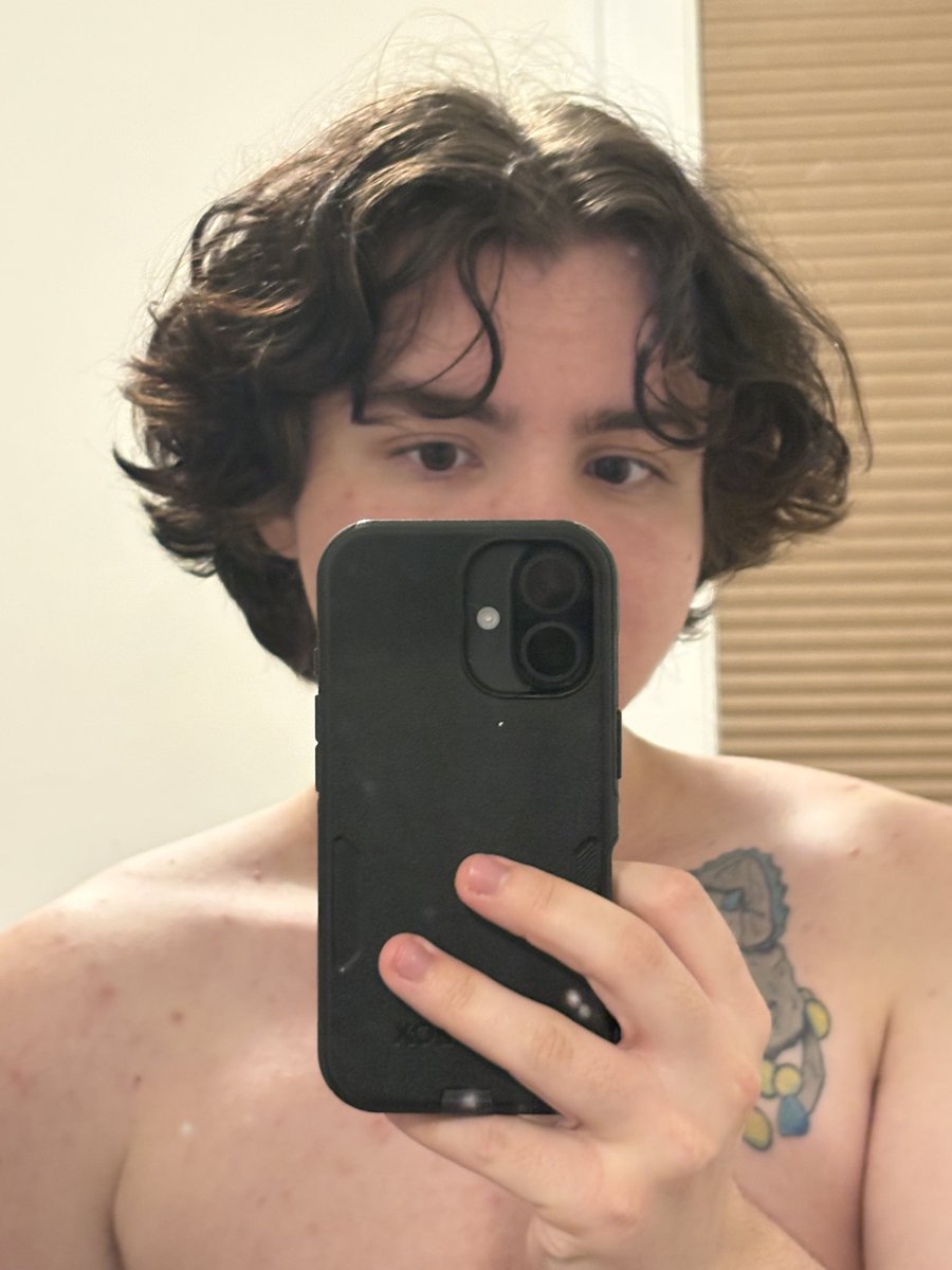 itslucky06's tweet photo. Haircut! https://t.co/H7aqY76b9U
