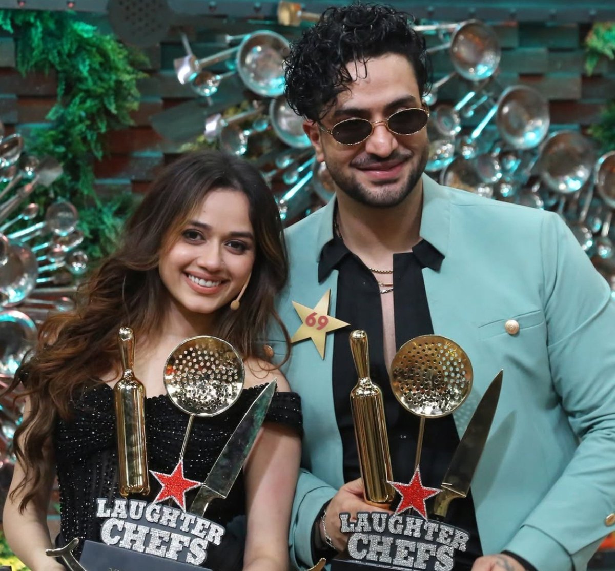 GossipsTv's tweet photo. Breaking: #JannatZubair &amp; #AlyGoni have been crowned the winners of Colors TV's Laughter Chefs Season 3

@GossipsTv #LaughterChefs3 #LC3 https://t.co/wubE5q5vdn