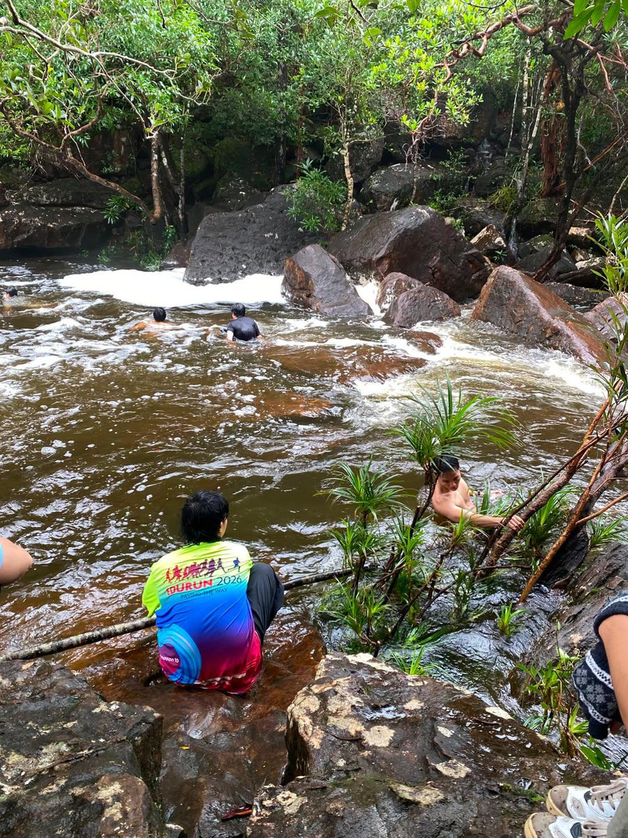 DATh11122's tweet photo. Ngày mưa bão vẫn Trekking #phuquoc https://t.co/m9WhX4XWew