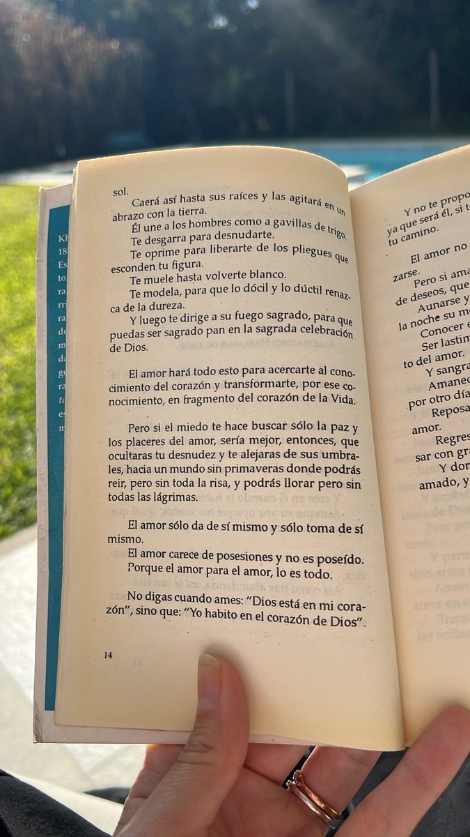 florchi_isnard's tweet photo. “El amor  carece de posesiones y no es poseído. Porque el amor para el amor, lo es todo”. ✨ #FelizDomingo #ElProfeta https://t.co/hp6lrStzfl