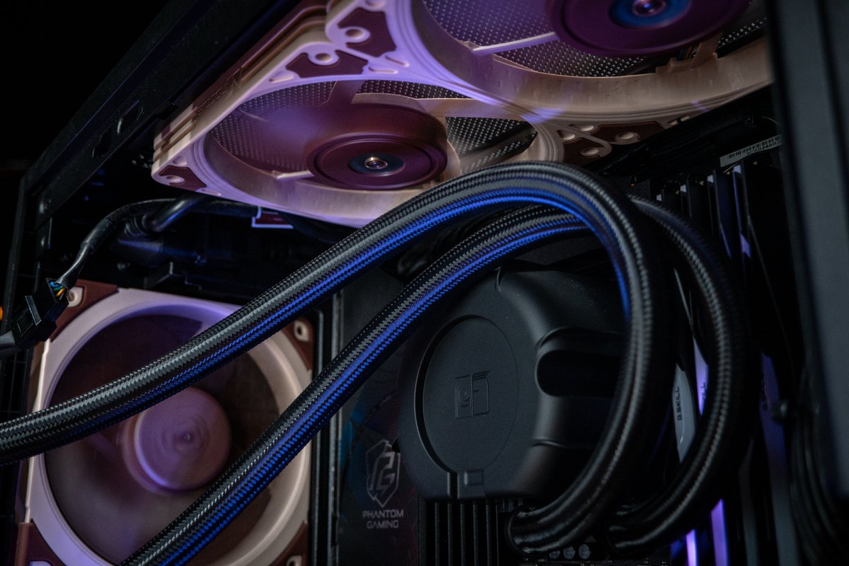 willie183tw's tweet photo. I finally upgraded my PC! 🚀

#PCBuild #LIANLI #Noctua #GSkill #KIOXIA #Micron #NVIDIA #Intel https://t.co/4hDYCttrkG