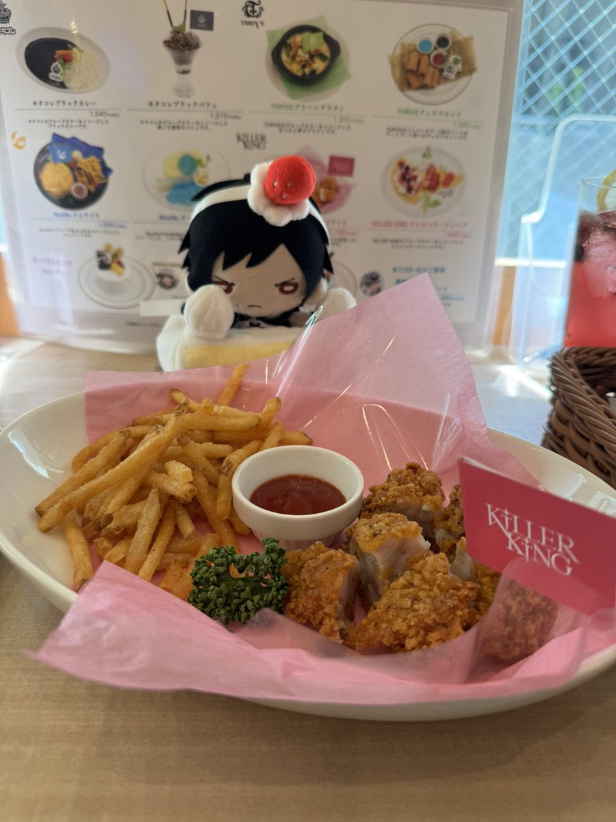 RIN44967937's tweet photo. 料理はどれも美味しいのですが飲み物は甘い系が多いため、バースデープレートを注文のさいは気を付けてください。4カットフォトしおりは最後の会計の時に貰えます✨
好きなモノが一緒な仲間同士の交流は楽しく、あっという間に過ぎてしまいます。ですので、定期的にイベント開催して欲しいです。 https://t.co/pGd4iULiLi