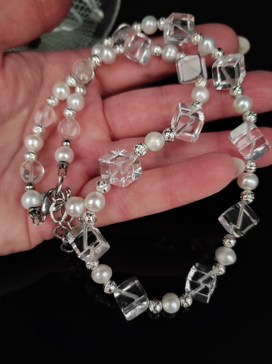 moontrail36952's tweet photo. Rock Crystal necklace 
https://t.co/X5THF0U7AL
#necklace #rockcrystaljewelry #elegantnecklace https://t.co/yeor25xAN6