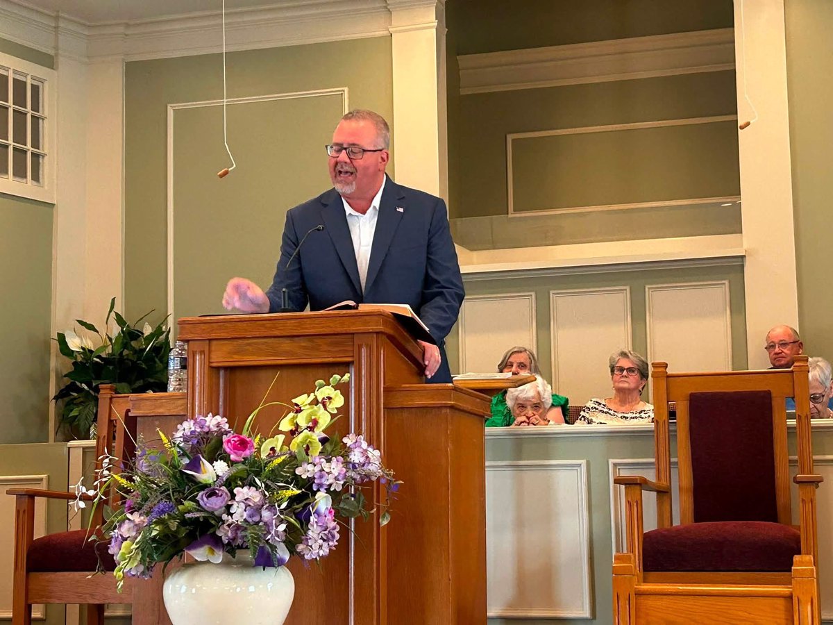 ScottyWHattaway's tweet photo. Great morning of worship at Twin City First Baptist Church this morning!
#EmanuelMissionaryBaptistAssociation
#Abide
#ConnectCultivateChooseCommit
#NothingWithoutHim
#John15:1-8 https://t.co/vxnXFBMPK4