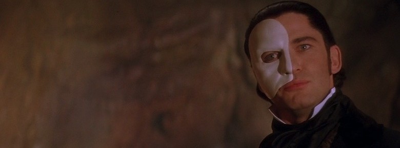 YseutRayn's tweet photo. 🎬The Phantom (Gerard Butler) / EL FANTASMA DE LA ÓPERA (The Phantom of the Opera - Joel Schumacher - 2004) #oscars

Let the audience in. Let my opera BEGIN! https://t.co/T5ezc9Orda
