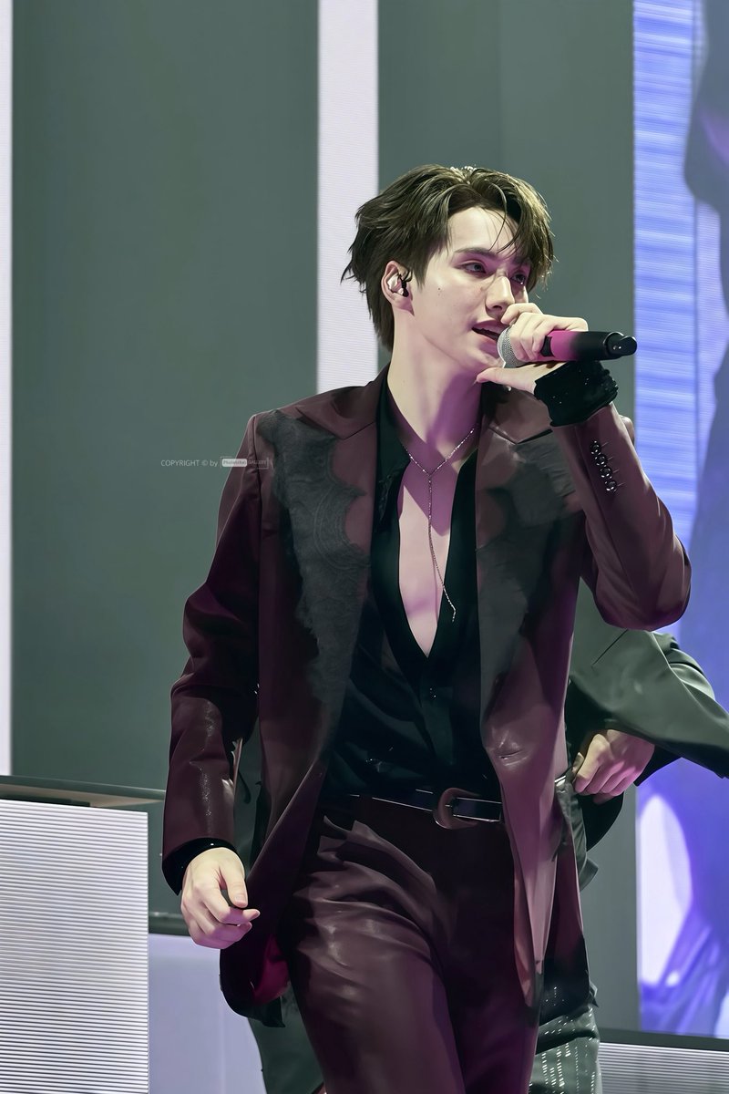 phugallery_th's tweet photo. หล่อไม่แผ่ว❤️‍🔥

#BUS_LIGHTASONE_D3
#PHUTATCHAI 
#PHUgalleryTH https://t.co/MtKWCbd42A