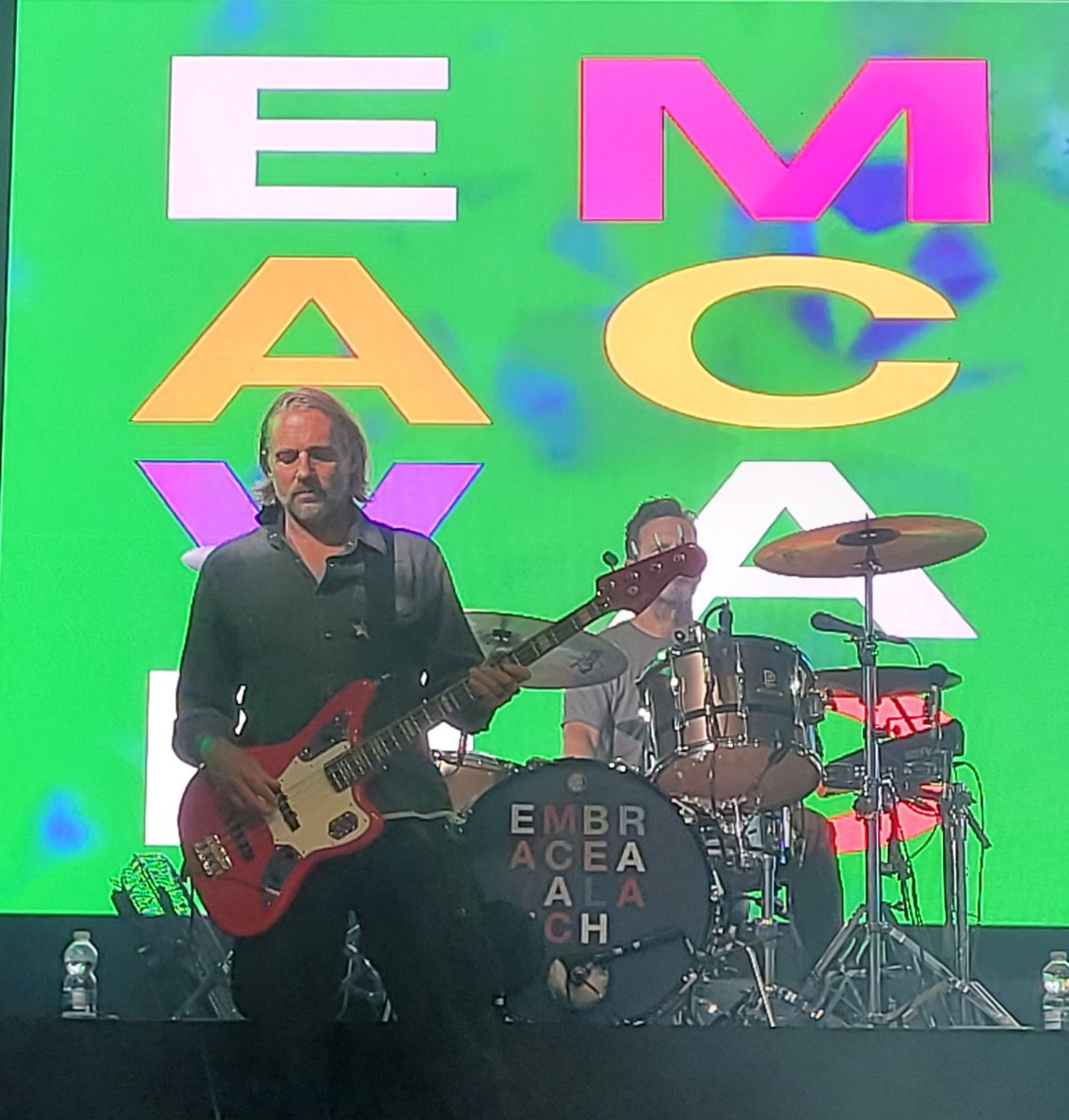 BarclayFlowers's tweet photo. Thanks @embrace  for an amazing night in Dublin. We all had a blast 
@RichardMcNamara @dannymcnamara @embracebass Mike Heaton, Mickey Dale https://t.co/pKr1rGzu7Q