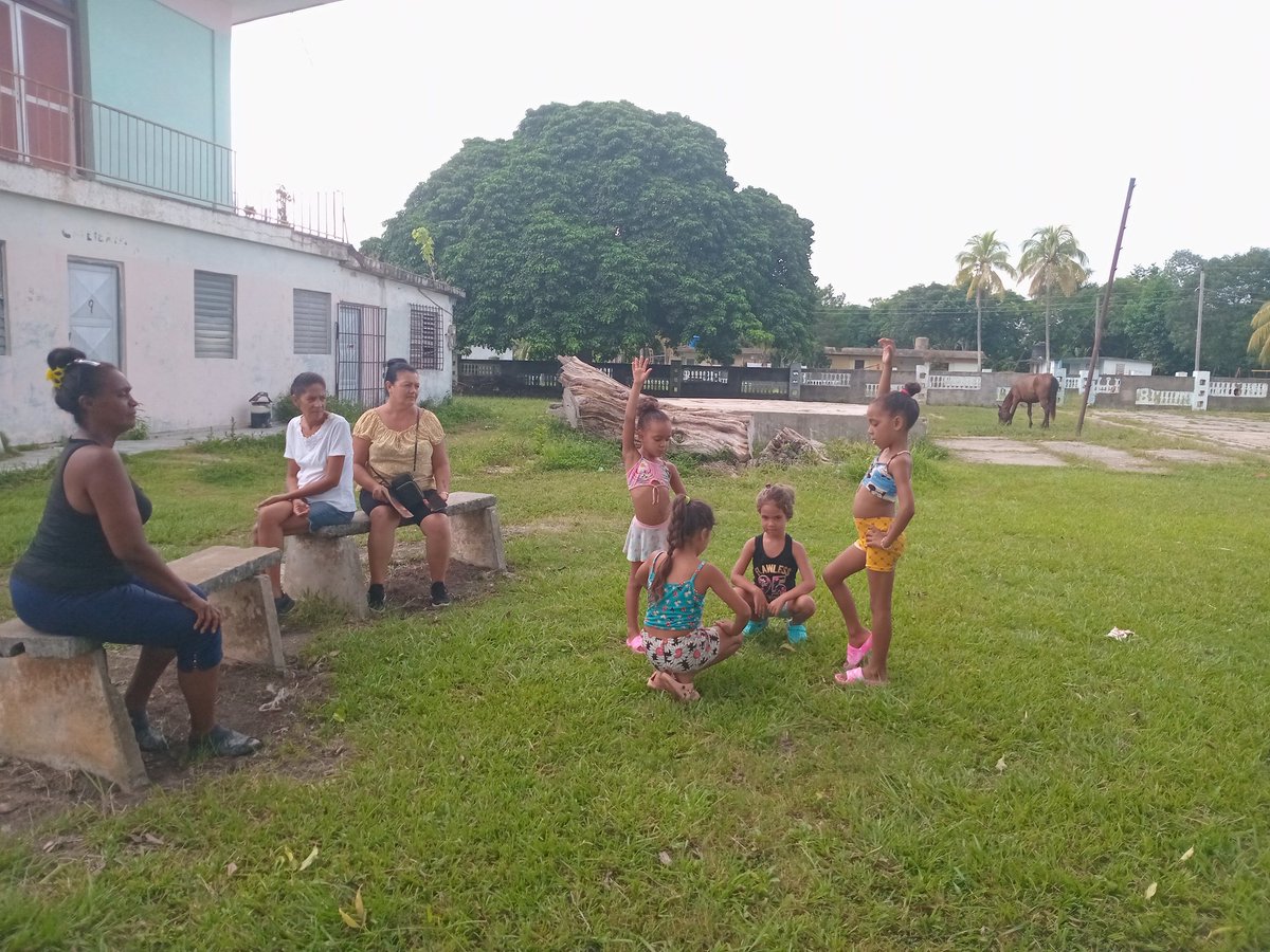 CCOMNVICTORIA's tweet photo. Actividad cultural en homenaje al 26 de julio con niños y jovenes https://t.co/vAx3aY1VFv