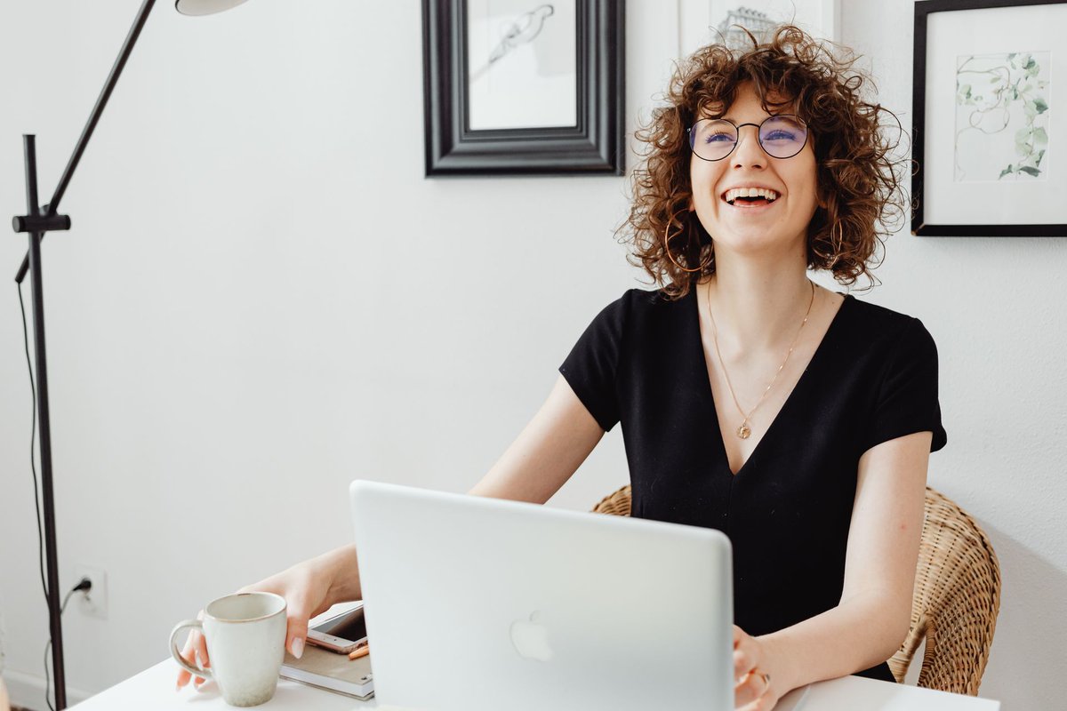 VizaJobs's tweet photo. NEW OPPORTUNITY---->Customer Care Specialist (Entry Level)
Fully Remote in the United States 🇺🇸
High School Degree Required
Salary Range:$90,000 - $120,000+ Equity + Benefits & Bonus
Apply:https://t.co/HWBeUpHjsk

 #WonyoungMLBFirstPitch #drose #parker #deja #SundayVibes #GalaxyZFlip8 #fauci #Mead #Lewis #Kunishige