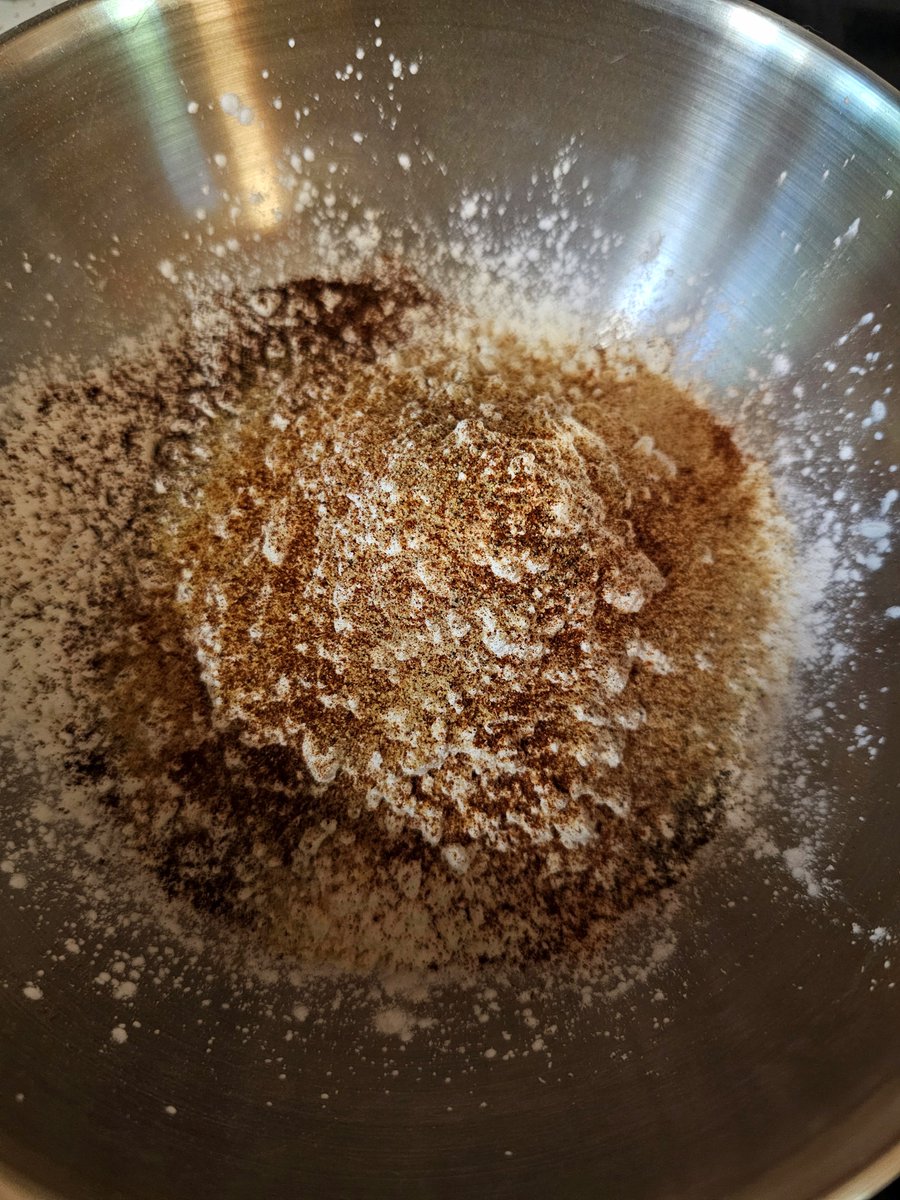 XRPcook's tweet photo. #flour #cornstarch #salt #white &amp; #black #pepper #paprika #onion #garlic #chili #powder https://t.co/6DBQfX9v42