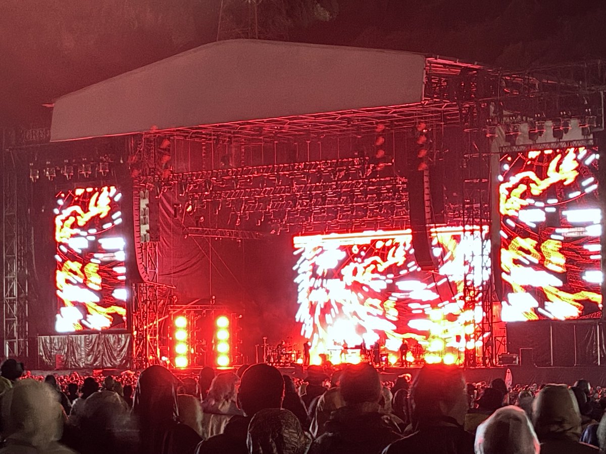 track8's tweet photo. Massive Attack 、あまりに良すぎて走馬灯観てるんじゃないかと思った。 https://t.co/Ax9kKtjQTu