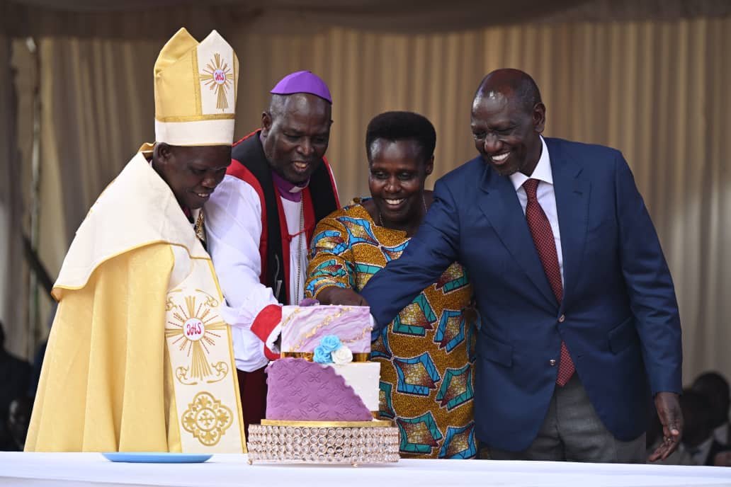 jessica_alupo's tweet photo. Today, I represented H.E. President Yoweri Kaguta Museveni at the consecration and enthronement of the Rt Rev. Dr Vitolis Ekuru as the 4th Bishop of Katakwa Diocese, Teso–Kenya. I congratulate Bishop Ekuru and wish him God's guidance and blessings in his ministry. https://t.co/8NHmoSyWuf