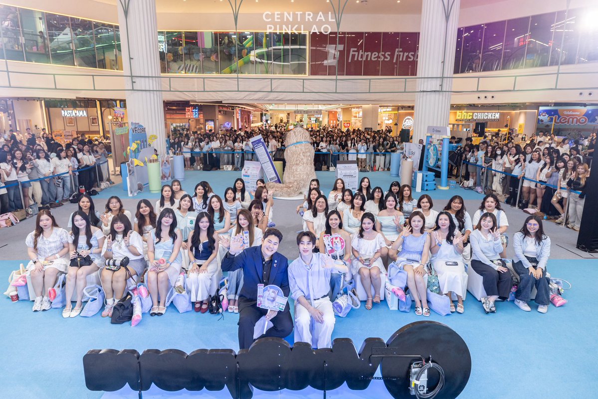 CentralPinklao's tweet photo. ✨ ภาพบรรยากาศงาน VetSynova with TLE matimun วันนี้ขอบคุณชาวติดฝน ทุกคนที่มาร่วมสร้างโมเมนต์สุดพิเศษกับ "เติ้ล มติมันท์" 💙🤍 

💗 https://t.co/8wvN2yM4F8
📍เซ็นทรัล ปิ่นเกล้า

#CentralPinklao #เซ็นทรัลปิ่นเกล้า
#VetSynova #DeliSci #VetSynovaxTLEmtm #TLE_mtm https://t.co/yMGwZoPecQ