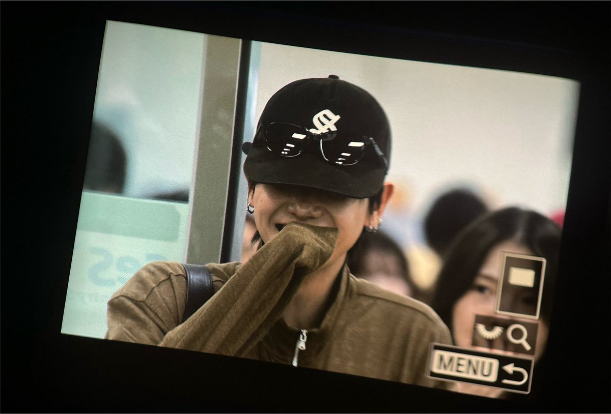 myungdding's tweet photo. today at the airport regular citizens were telling jaehyun they’re such cool guys and giving them compliments so jaehyun bowed all the way down to them!!

our precious and always respectful leader 🥺💓 https://t.co/Gl24F3b31B
