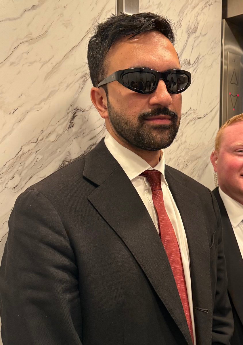 sourcemamdani's tweet photo. 🚨BREAKING: Zohran Mamdani is now the favourite for TIME’s Person of the Year. Politicians shouldn’t be applauded for doing the job they were elected to do, but he’s actually doing his. https://t.co/pefeKUl1qa