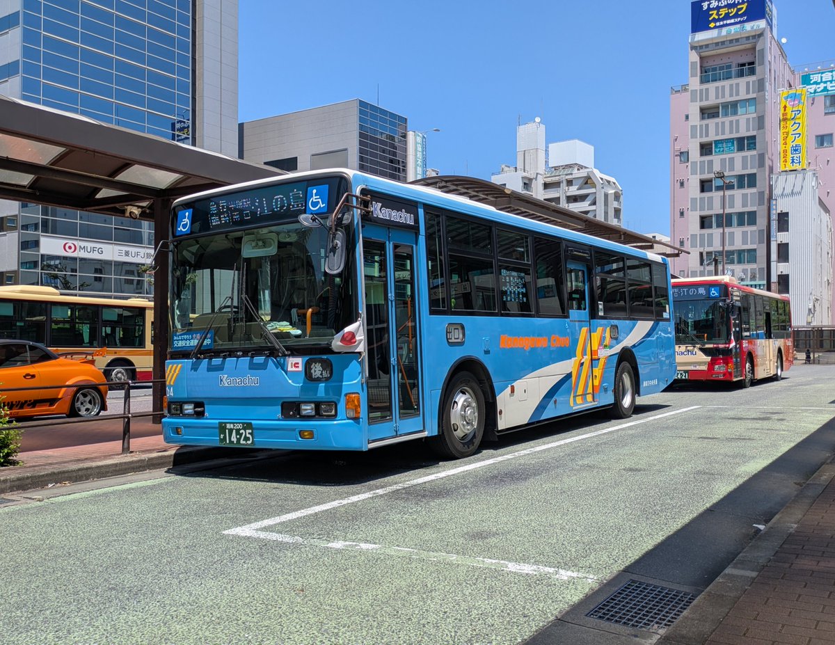 odakyu_kanachu's tweet photo. 2026.7.20　神奈川中央交通 江の島線　乗車特典 撮影会①
ひ120号車　QKG-MP35FM
ひ4号車　PKG-MP35UМ
ひ39号車　2PG-MP38FK
(大磯駅〜平塚駅南口〜江の島)
今年の江の島線は平塚駅北口での撮影会の乗車特典付きでした☺️
臨時急行で運行した3台が使われました。他にも今では見れない幕も出してました。 https://t.co/SsuL0kQnZc
