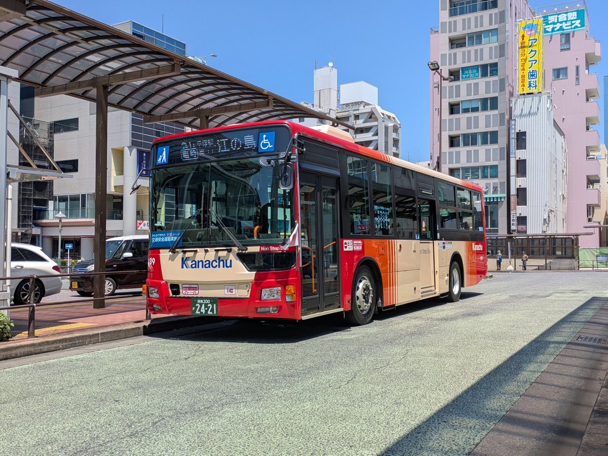 odakyu_kanachu's tweet photo. 2026.7.20　神奈川中央交通 江の島線　乗車特典 撮影会①
ひ120号車　QKG-MP35FM
ひ4号車　PKG-MP35UМ
ひ39号車　2PG-MP38FK
(大磯駅〜平塚駅南口〜江の島)
今年の江の島線は平塚駅北口での撮影会の乗車特典付きでした☺️
臨時急行で運行した3台が使われました。他にも今では見れない幕も出してました。 https://t.co/SsuL0kQnZc