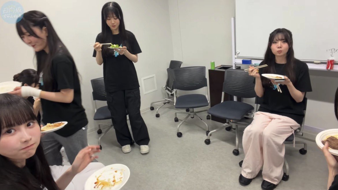 hr01237's tweet photo. 見つかったΣ(๑°ㅁ°๑)ﾊｯ!
#高井俐香 #坂井新奈
#日向坂ちゃんねる https://t.co/i9OQzwtGBG