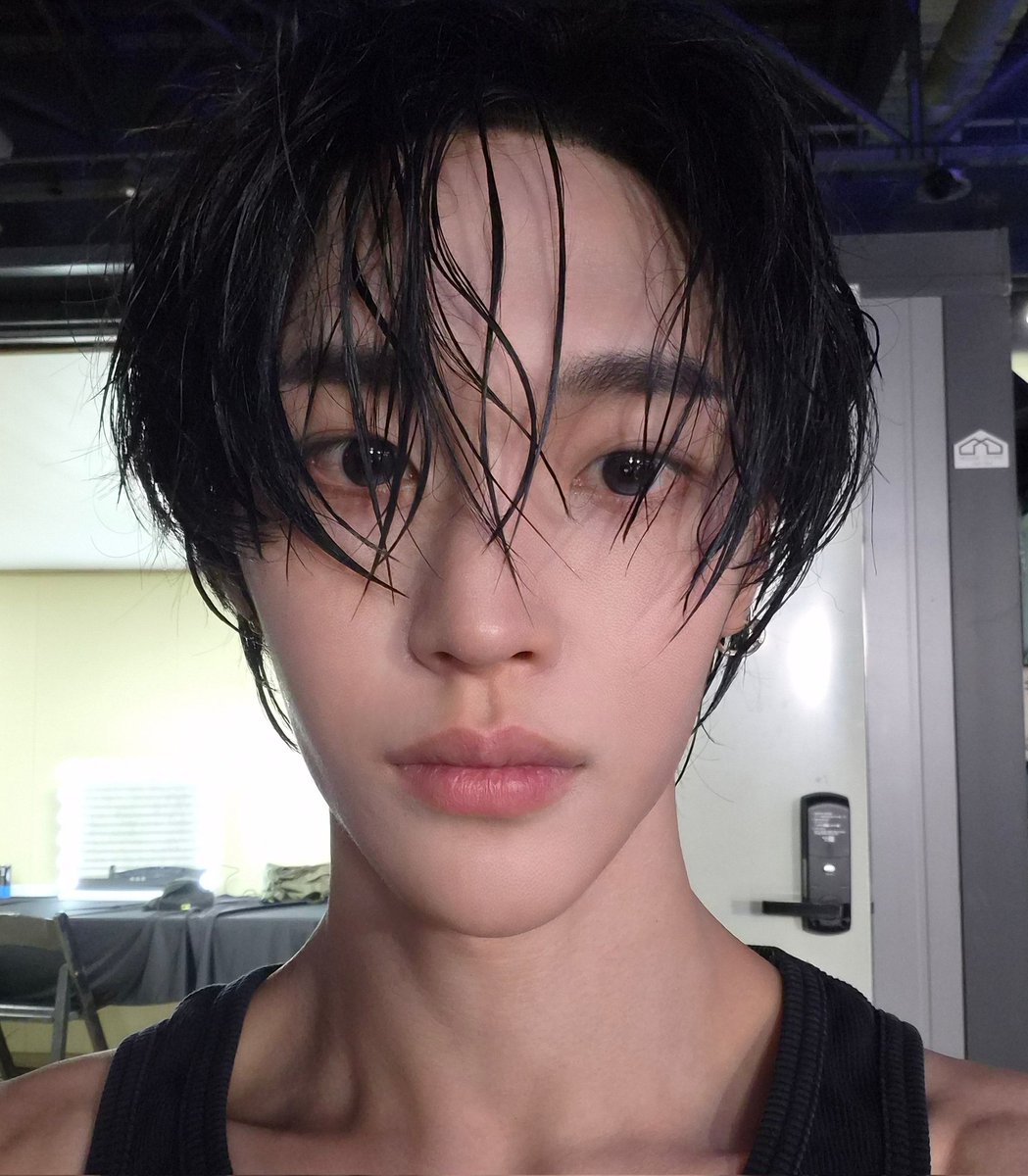 ya_parkwonbin's tweet photo. 아니자꾸뭐가생각나나햇더니오른쪽고양이랑똑같이생김🏇🏇🏇🏇🏇🏇🏇🏇🏇🏇🏇🏇🏇🏇🏇🏇 https://t.co/FXh7d5nm04