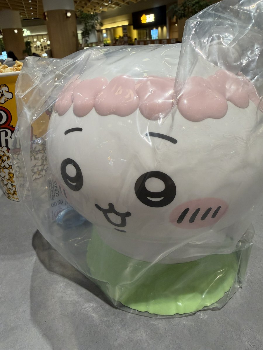 pudding_Z400's tweet photo. ちいかわの映画観てきた
めっちゃ楽しい時間やった
映画の特典もハチワレやったからめっちゃ嬉しい https://t.co/CU2F5WqtKv