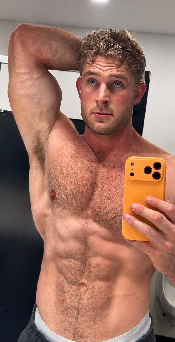 ClarkGallaap5l's tweet photo. Should I post more gym mirror selfies? https://t.co/oPfMglfse8