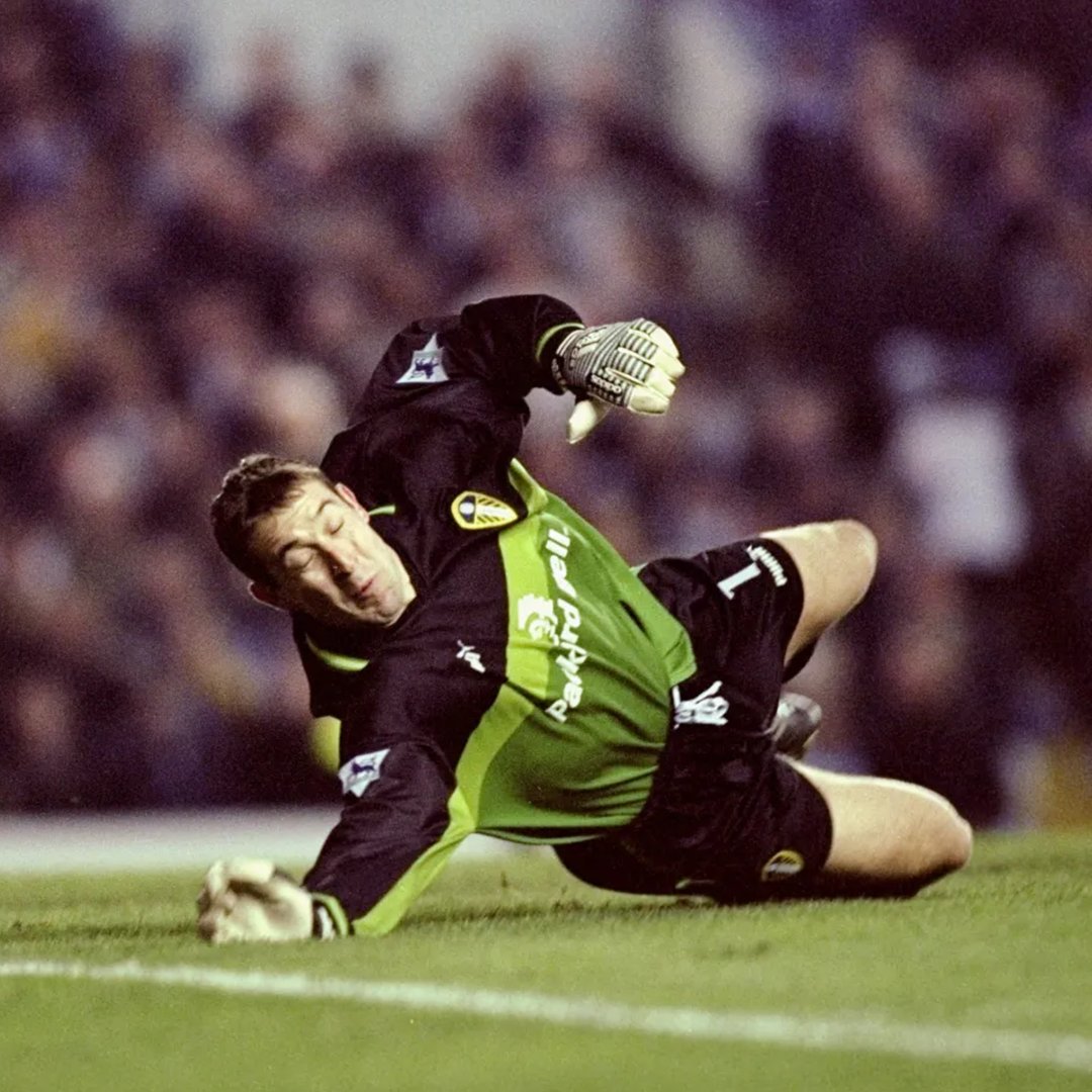 LUFCDATA's tweet photo. "England's, England's Number One!"

On This Day: In 1996, Leeds signed 29-year-old goalkeeper Nigel Martyn from Crystal Palace for a then British record fee for a goalkeeper of £2.25m. #LUFC https://t.co/kdB8tfWypD