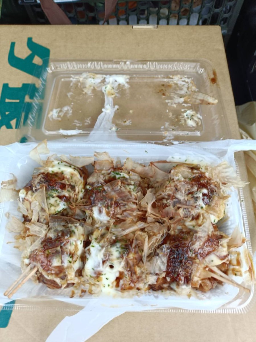 PB839_HD's tweet photo. 最近食べた「たこ焼き」で一番美味しかった✌️絶対食べて！
夕張の #あきんど屋 の敷地に今季展開中。
屋号はない(笑)
強いて言うなら、『ジャンボたこ焼きのたかちゃん』
#たこ焼き #夕張 #露店 https://t.co/2ol5nvyjcO