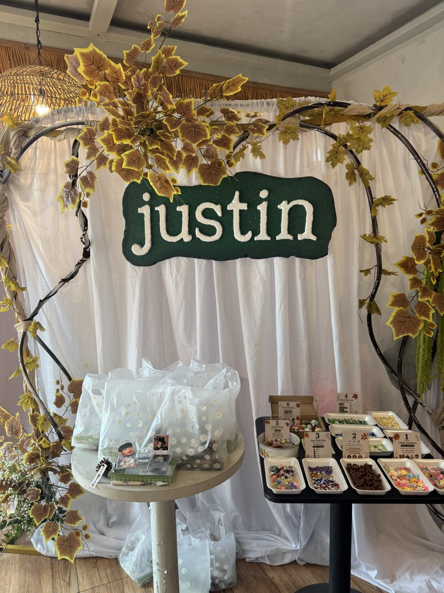 CbuJAH's tweet photo. 🍂 Sa Lilim ng Dalawampu’t Walong Dahon, Justin’s Birthday Cupsleeve Event was a success! 

Thank you, Maisan and A’tin, for celebrating Jah with us through love, laughter, and lots of art. Your presence made the day even more meaningful. 

@justintdedios  #justin
#SB19_JUSTIN https://t.co/pSQsQIjdxB