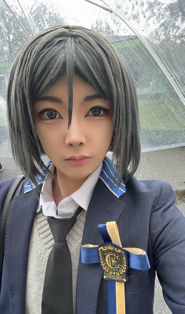 Sunny_Flower120's tweet photo. ※Cosplay(コスプレ)

改めて今日のべニラ、フェス制服の孔明先生(ウェイバーくん)でした！！

雨強かったけど相互さんと会えて嬉しかったです！！！雨ならではの撮影もできて良かった……！ありがとうございます😭🙏
アフターのお写真も添えて☕️

#仙台コスフェス 
#べニラ https://t.co/0pWLutkuoz