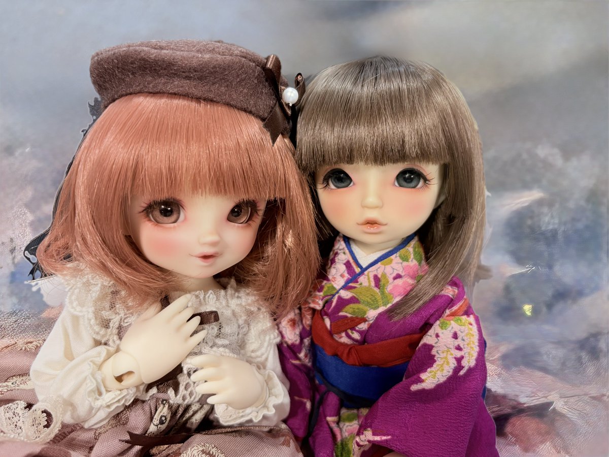 meguru_doll's tweet photo. ドルパお疲れ様でした！
りほちゃんお迎えできました☺️
@kawara_do さまで絶対ティーセット見る！！と思って行ったのでティーセットと金魚の湯呑みをお迎えできて嬉しい☕️
かわいいドレスは@shizukuya_doll さまから🧸💕
今日もまこちゃんが着いてきてくれておりました❣️ https://t.co/FDE8BP1gAi