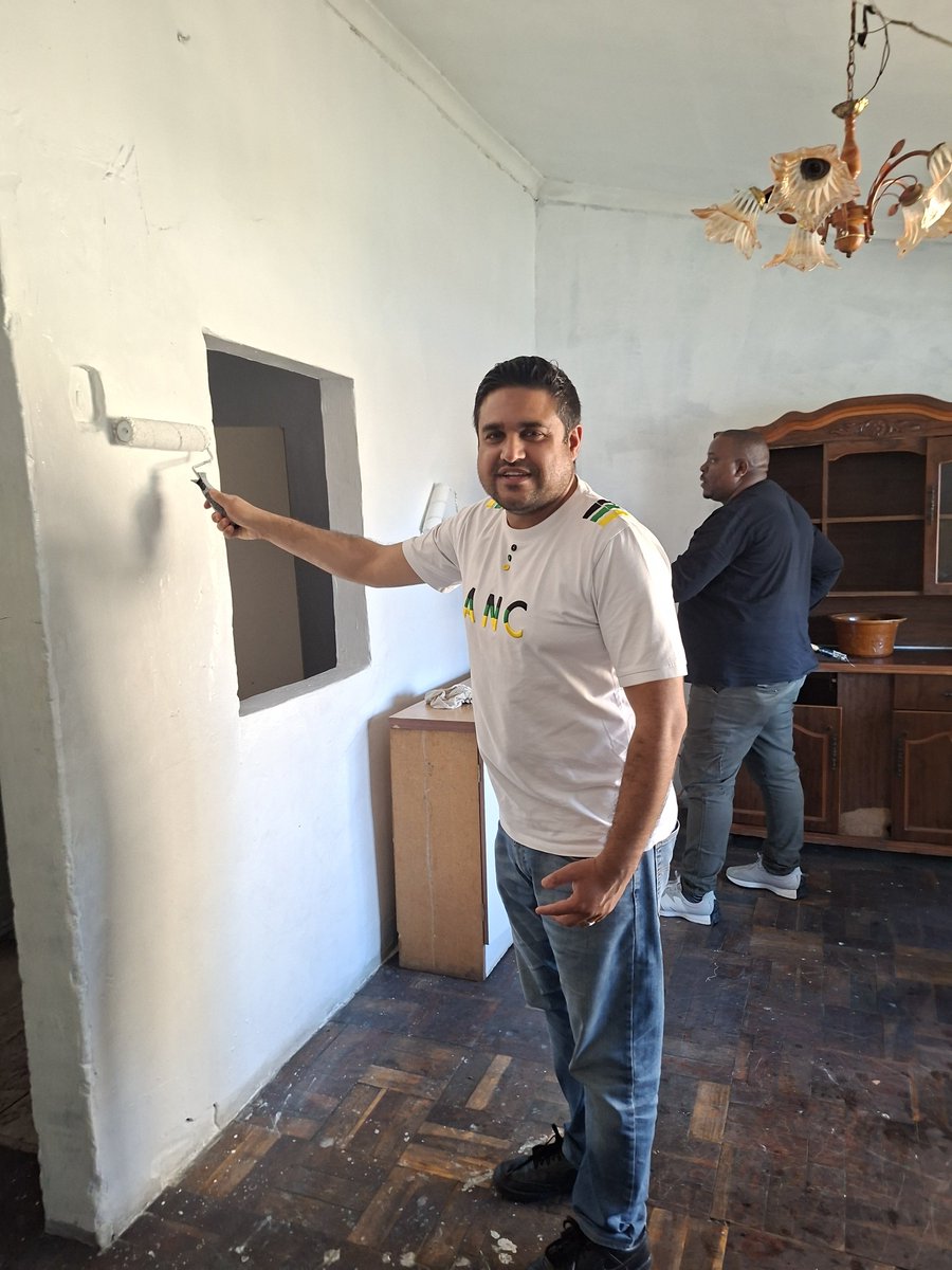 MKhalidSayed's tweet photo. Yesterday, I led a Nelson Mandela Month outreach &amp; voter registration drive in Ward 41, Gugulethu. The event included distribution of maize meal, warm food, &amp; the painting of a home #ANCAtWork #NelsonMandelaMonth #RegisterToVoteANC https://t.co/ZcfkmIY0bT