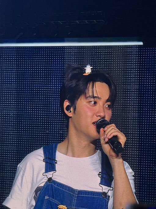 sooobloom's tweet photo. THE BLUSH???? on kyungsoo’s cheeks!!!😭 https://t.co/TEixstIyuo