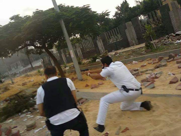 ERC_egy's tweet photo. بعد سبع ساعات من القتل المتواصل في محيط النصب التذكاري، كان حصاد هجوم الشرطة والبلطجية على المعتصمين السلميين في #مذبحة_المنصة يوم 27 يوليو 2013 هو سقوط 130 شهيدا على الأقل واصابة 4500 متظاهر بطلقات نارىة وكسور وخرطوش وبالغاز، إضافة إلى مئات الحالات الأخرى. جرائم لا تسقط بالتقادم https://t.co/XG5DAjTpmf
