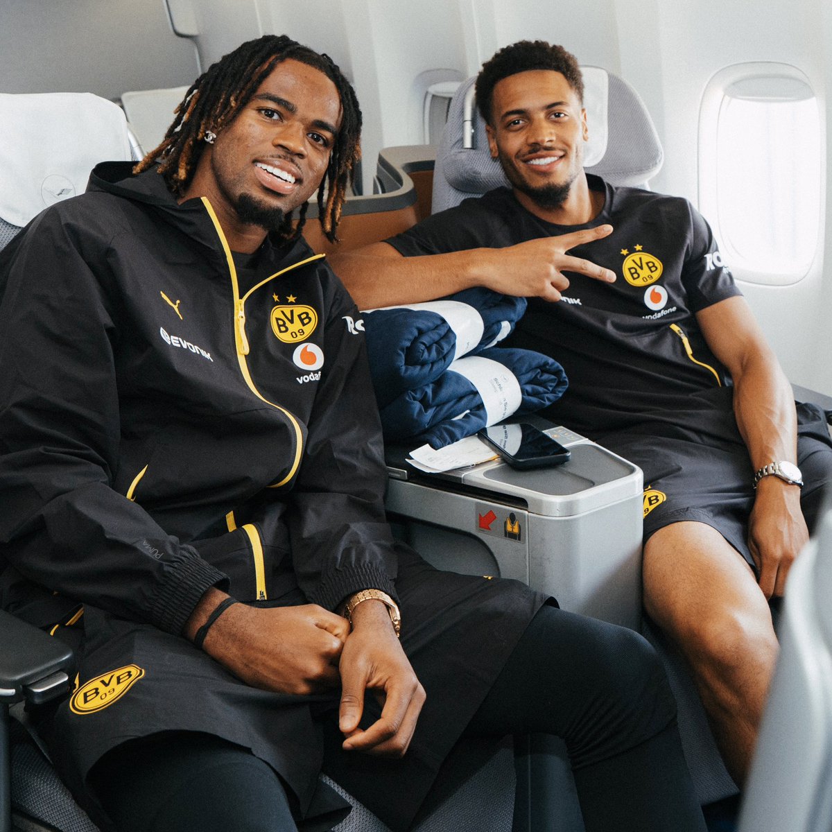 BVB's tweet photo. 🛫🇯🇵 Osaka, Japan 🔜 https://t.co/96lzoU7UUc