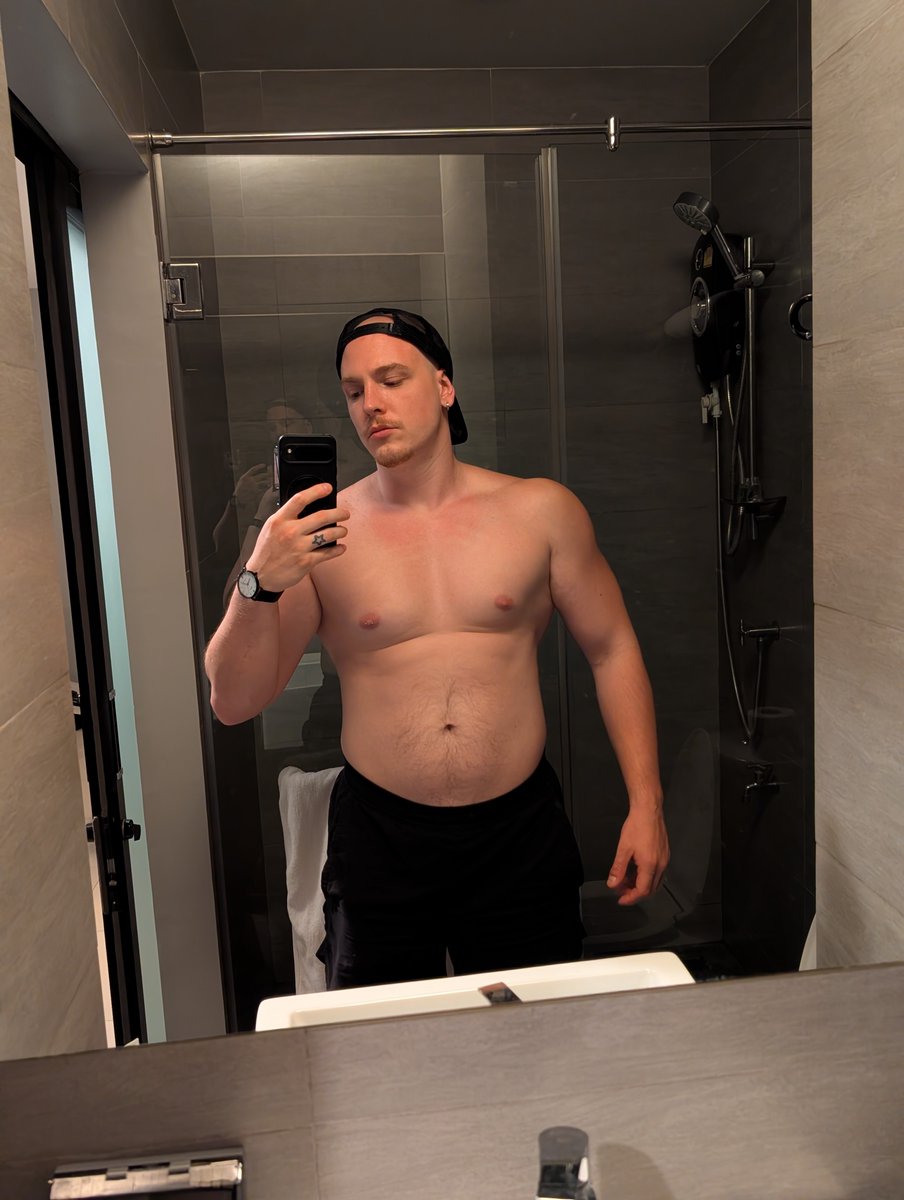LexPumps's tweet photo. Chunky boy season https://t.co/zGryes6MGE