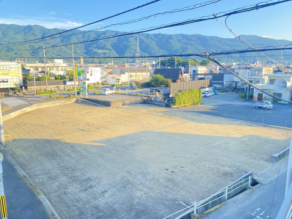 yuta45920's tweet photo. 綿市交差点付近の家屋解体
#四国中央市 https://t.co/DlgzvHgxGf