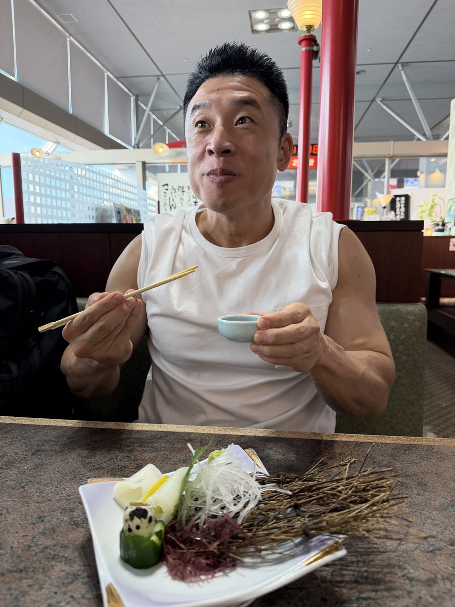 kinnikun0917's tweet photo. 低脂肪、高タンパク質食材
【イカ】
100gあたり
約80kcal
P 17g
F 1g
C 0.8g
アミノ酸スコアは70前後
アミノ酸バランスを高めるには、卵や大豆食材と一緒に食べるのもいいですね。

パワー
なかやまきんに君 https://t.co/UDk1DwVuZ8